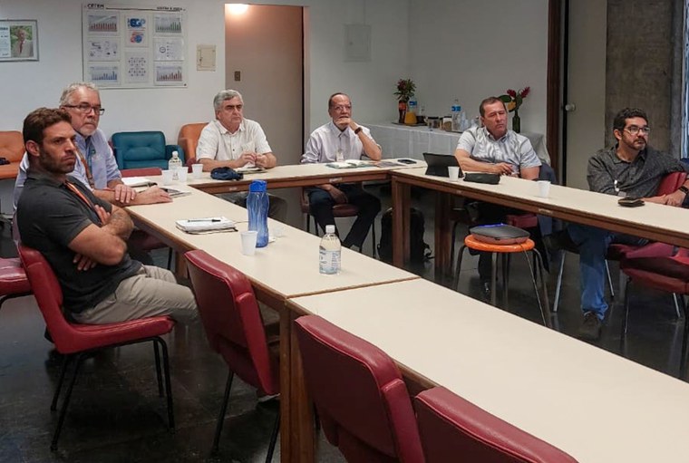 Reunião entre os integrantes do CETEM e da AMETO