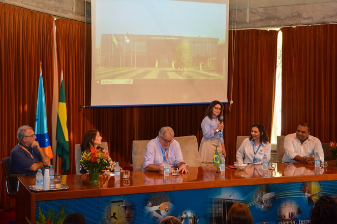 Silvia França, diretora do CETEM, na abertura da cerimônia de boas-vindas
