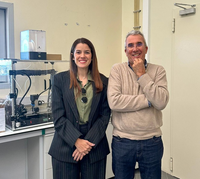 Registro da visita técnica à Universidade de Aveiro (UA), em Portugal, ao lado do pesquisador Dr. João Labrincha