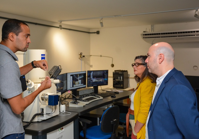 Visita aos laboratórios do CETEM