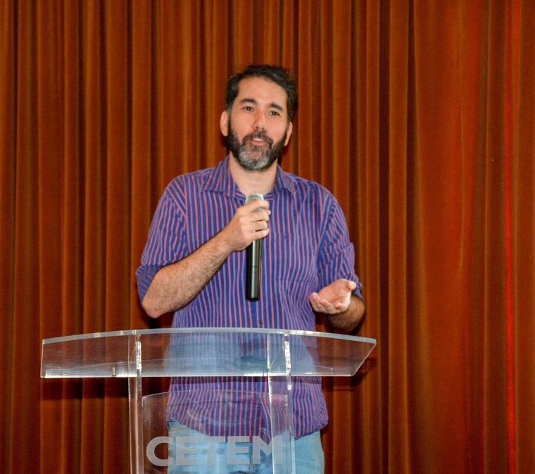 Prof. Dr. Cláudio Miceli de Farias, da COPPE/UFRJ