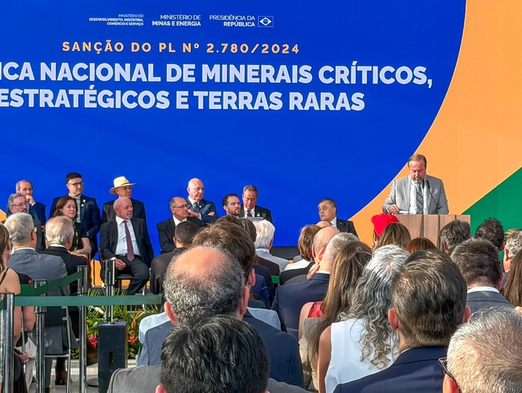 cetem-participa-cerimonia-de-sancao-politica-nacional-minerais-criticos-e-estrategicos-ft1.jpg