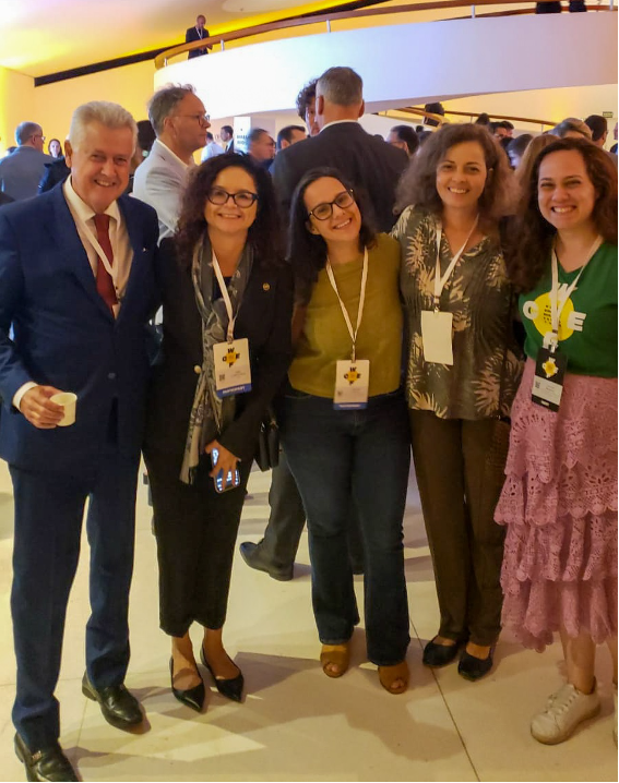 Da esquerda para a direita: Rodrigo Rollemberg (MDIC), Sissi Alves (MDIC), Carolina Zoccoli (Firjan), Lúcia Xavier (CETEM), Natacha Britschka (Fiesp)