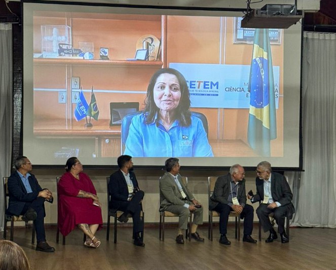 Dra. Silvia França (CETEM)