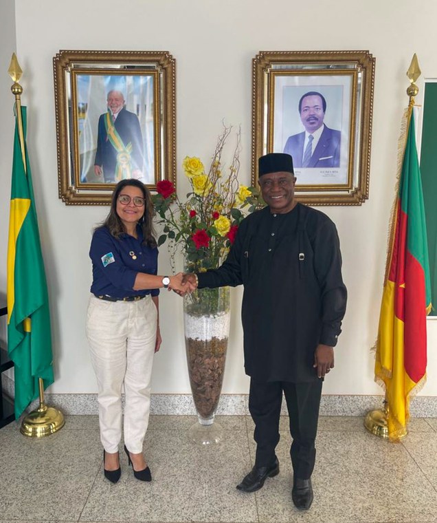 Silvia França (Diretora do CETEM) e S.E. Martin Mbeng (Embaixador de Camarões no Brasil)