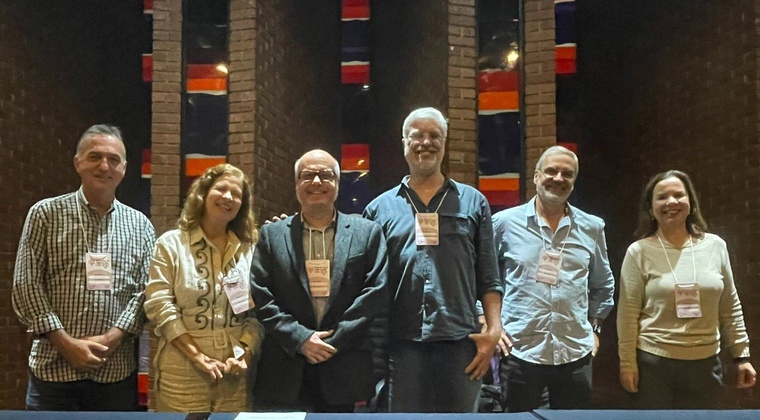 Mônica Monnerat e Adelson de Castro, do NIT/CETEM com alguns palestrantes do evento