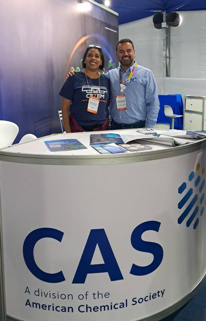 Rosana Oliveira (CETEM) e Gabriel Ferreira (CAS)