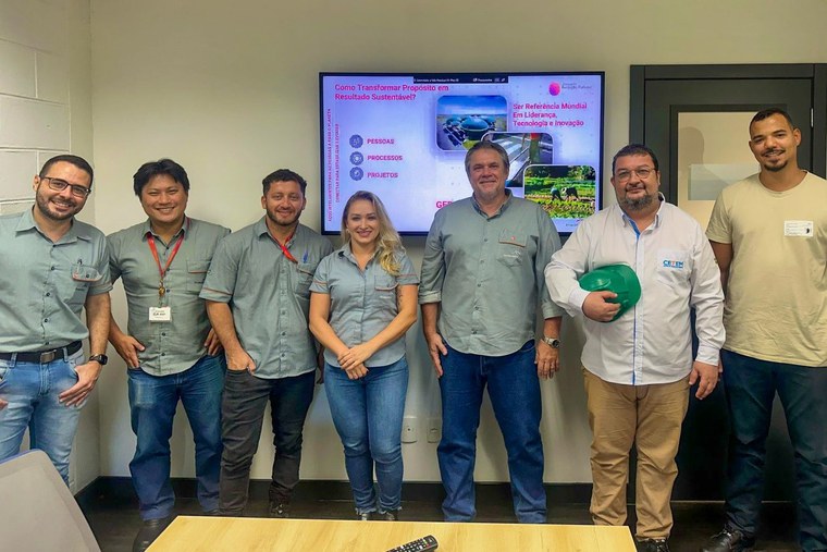 Dr. Leonardo Silveira (CETEM) durante visita técnica à ArcelorMittal