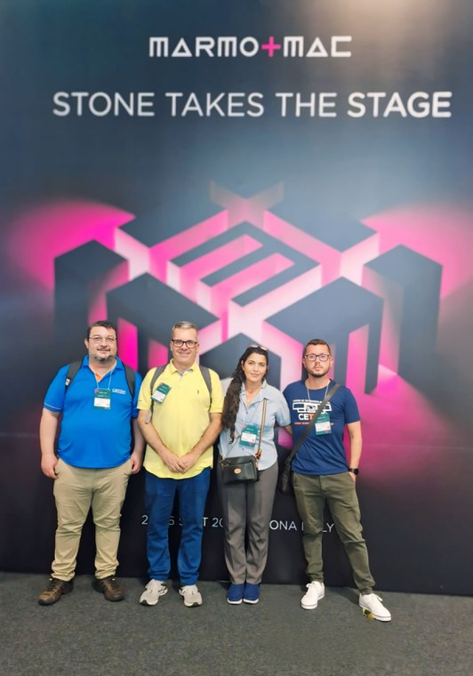 Da esquerda para direita: Leonardo Lyrio, D.Sc. (Geólogo, Tecnologista Sênior do CETEM e Coordenador do Núcleo Regional do Espírito Santo – CETEM/NRES), Rogério Ribeiro, D.Sc. (Geólogo, Professor da USP), Núria Castro, D.Sc. (Engenheira de Minas, Tecnologista Sênior do CETEM) e Guilherme Camara, D.Sc. (Engenheiro Agrônomo, Pesquisador do CETEM)