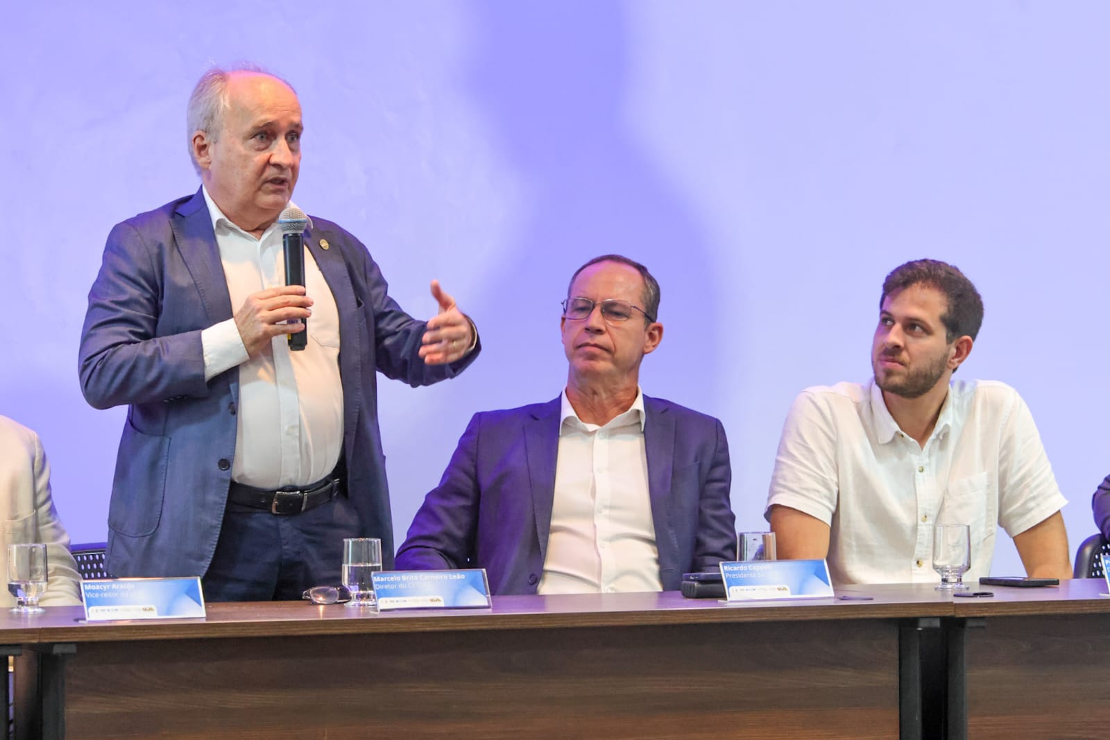 Diretor do CETENE, Marcelo Carneiro Leão, fala durante a cerimônia de assinatura do convênio com a ABDI, realizada no Recife