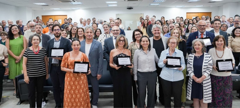 CETENE marca presença em celebração dos 35 anos da FACEPE e celebra premiação de pesquisadora