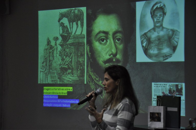 Palestra com historiadora Cibele Barbosa abriu programação no Cetene