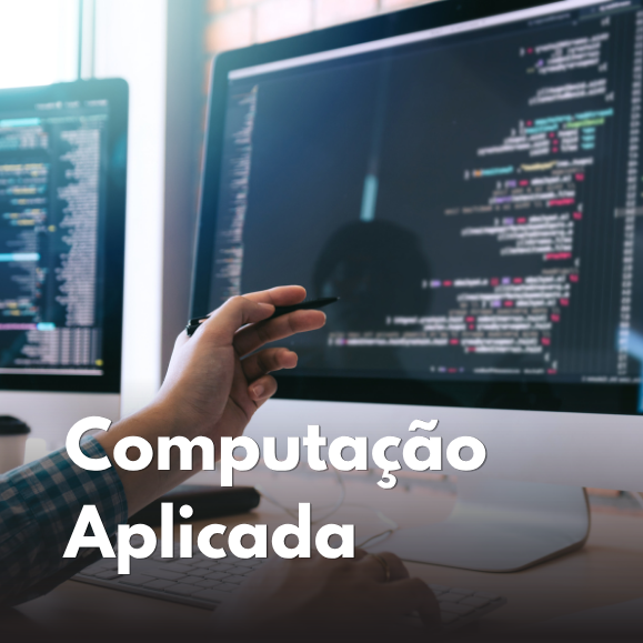 Notebook com gráficos e códigos na tela. Texto: Computação Aplicada.
