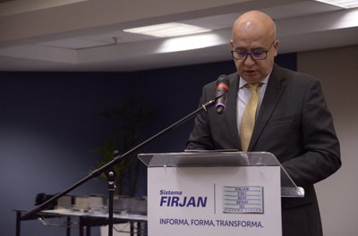 Ministro Valdir Simão fala na abertura da 2ª Conferência Lei Empresa Limpa.