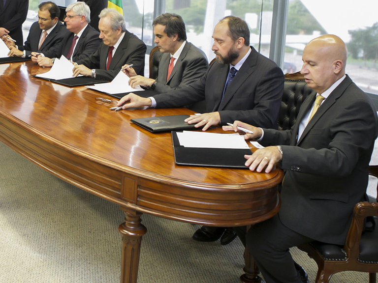 CGU assina acordo de cooperação