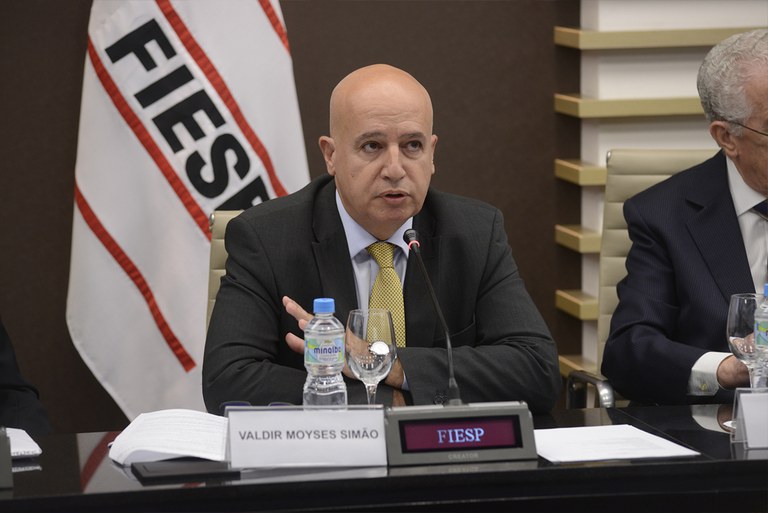 Valdir Simão participa de evento na Fiesp