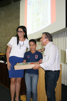 Iniciativa contou com a participação de 2,5 mil escolas públicas e privadas e recebeu mais de 12 mil trabalhos