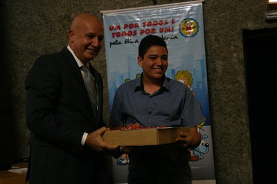 Iniciativa contou com a participação de 2,5 mil escolas públicas e privadas e recebeu mais de 12 mil trabalhos