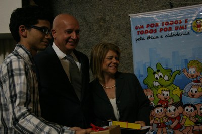 Iniciativa contou com a participação de 2,5 mil escolas públicas e privadas e recebeu mais de 12 mil trabalhos