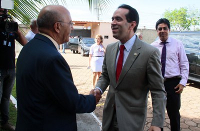 Ministro mobiliza estudantes em ação contra o Aedes aegypti