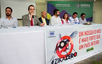 Ministro mobiliza estudantes em ação contra o Aedes aegypti