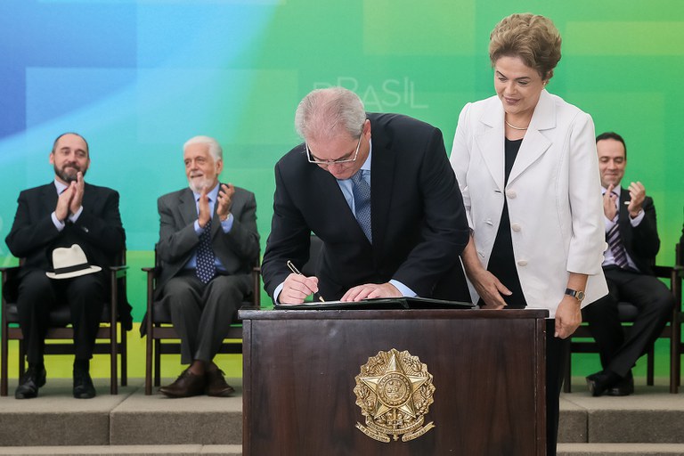 Luiz Navarro empossado como ministro-chefe da CGU