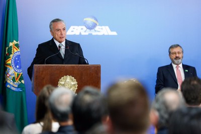 Ministro Torquato Jardim toma posse e reafirma importância da transparência