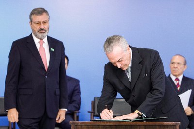 Ministro Torquato Jardim toma posse e reafirma importância da transparência