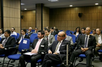 Audiência debate regulamentação do lobby