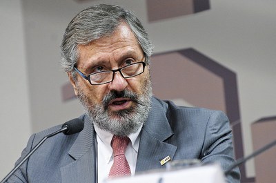 Ministro apresenta balanço de ações no Senado Federal