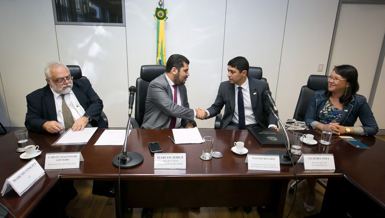 Programa de Fomento à Integridade Pública recebe adesão do MDIC e Inmetro