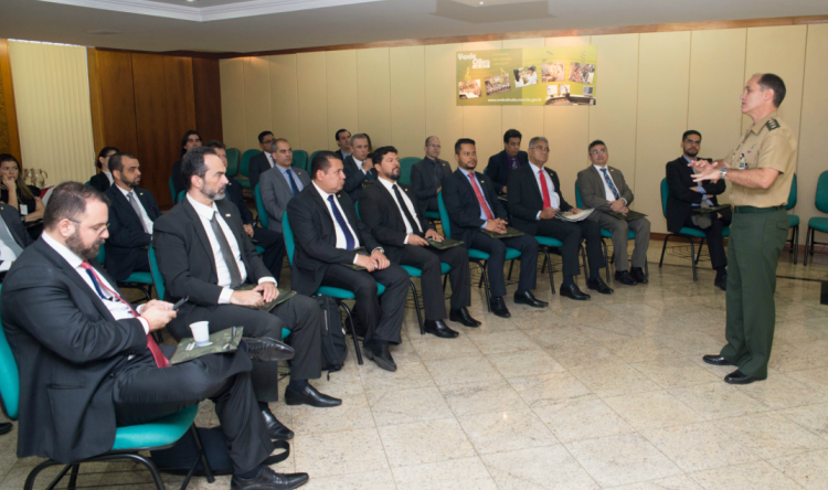 Superintendentes da CGU participam de media training na Comunicação do Exército