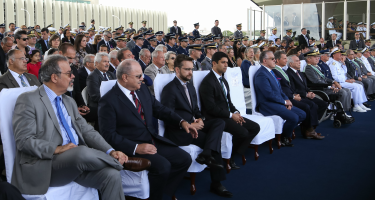 Ministro da CGU participa de solenidade comemorativa do Dia do Exército Brasileiro
