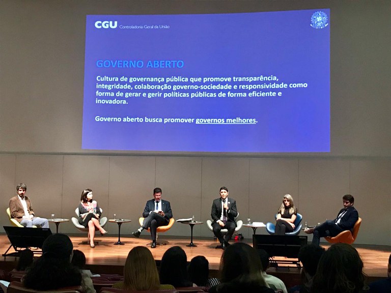 “Governo aberto permite a retomada da confiança da população nas instituições públicas”, afirma ministro da CGU