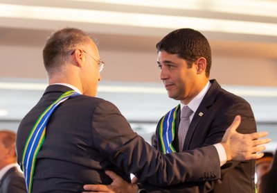 Wagner Rosário recebe comenda da Ordem do Mérito da Advocacia-Geral da União