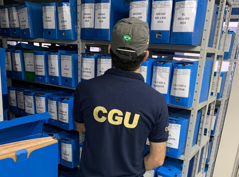 CGU e PF combatem fraudes na aquisição de materiais escolares em Pernambuco