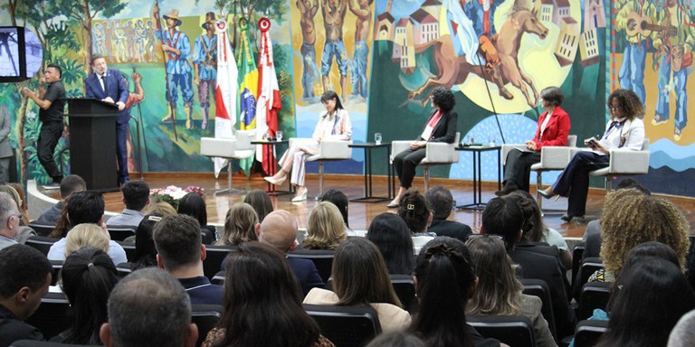 Ouvidorias públicas debatem inovação e escuta qualificada em seminário nacional realizado em BH