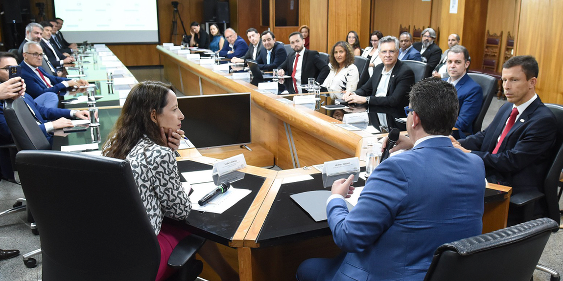 O secretário federal de Controle Interno, Ronald da Silva Balbe, levou aos integrantes a experiência do uso de inteligência artificial nas práticas diárias das auditorias internas