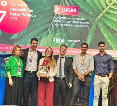 Premiação do Robô Alice no Concurso Inovação no Setor Publico, em 2023
