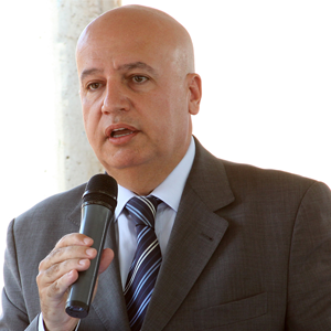 Valdir Simão