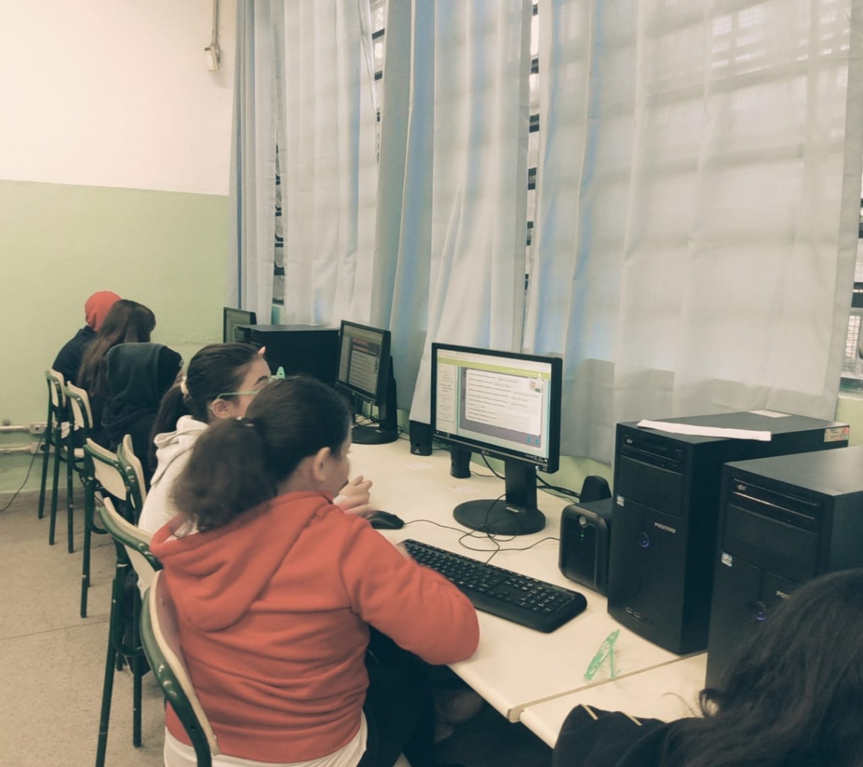 Esc. Est. Prof. Annita Atalla - SP