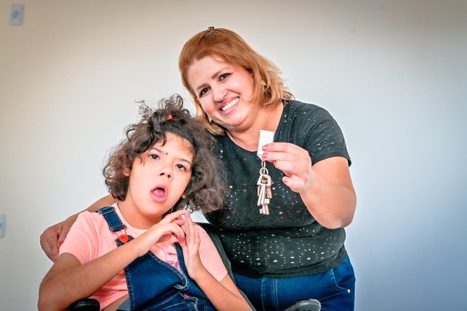 Na foto Lindalva e Bruna