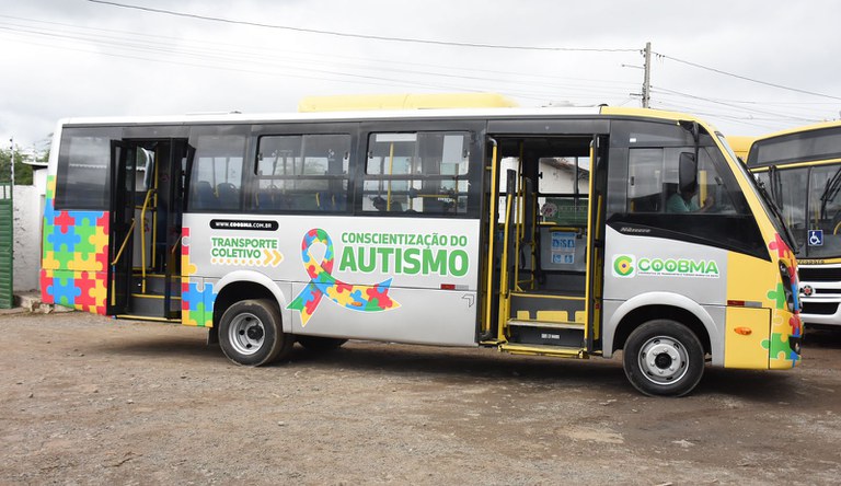 Ministério das Cidades conhece serviço de transporte coletivo para crianças com autismo