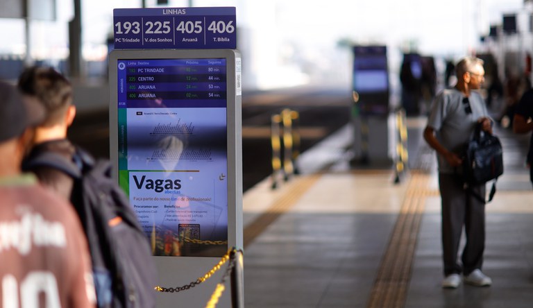 Imagem de estação de transporte público