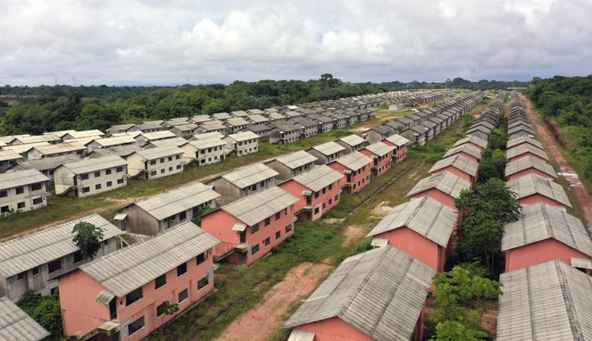 Na foto imagem aérea de unidades habitacionais do MCMV