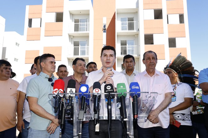 Na foto o ministro das cidades discursa