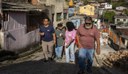 Na foto equipe do MCid visita ao morro do Coqueiral