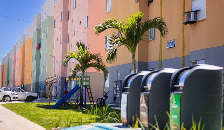 Na imagem p´rédios do programa MCMV.