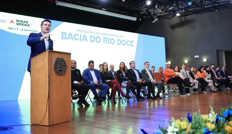 Na imagem ministro Jader Filho em evento do novo acordo de reparação da bacia do Rio Doce