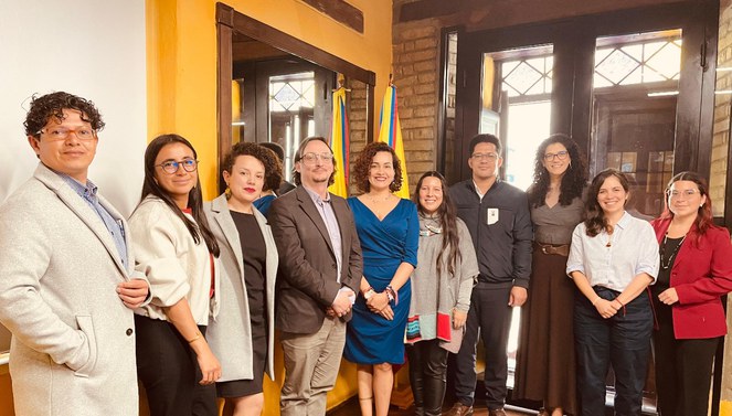 Secretário Guilherme Simões e a coordenadora, Samia Sulaimam, com a ministra de Habitação, Cidade e Território